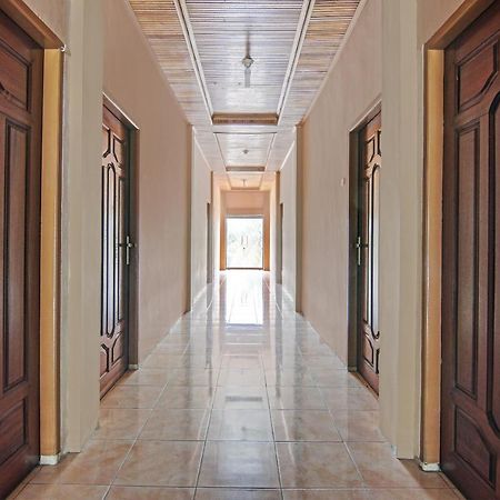 Oyo 92551 Netra Hotel Ujunbatu Екстериор снимка