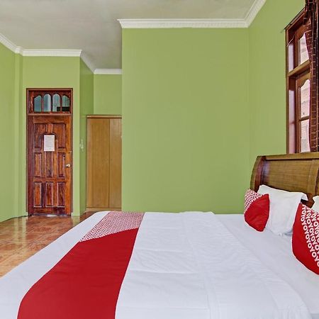 Oyo 92551 Netra Hotel Ujunbatu Екстериор снимка