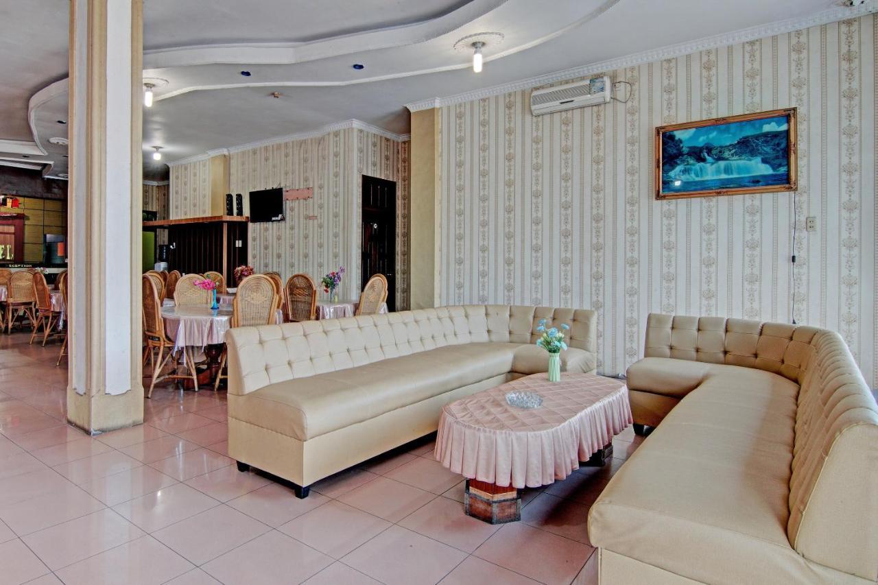 Oyo 92551 Netra Hotel Ujunbatu Екстериор снимка