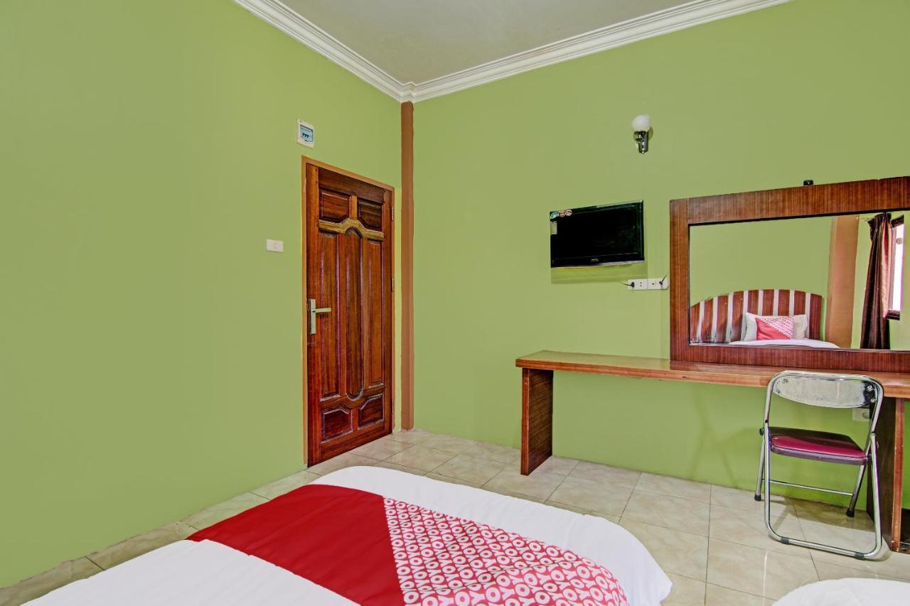 Oyo 92551 Netra Hotel Ujunbatu Екстериор снимка