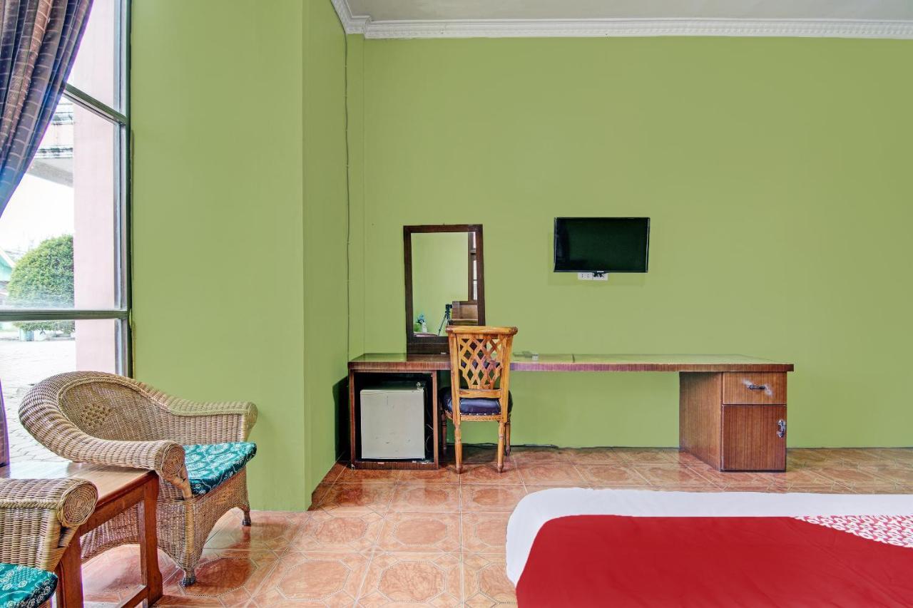 Oyo 92551 Netra Hotel Ujunbatu Екстериор снимка