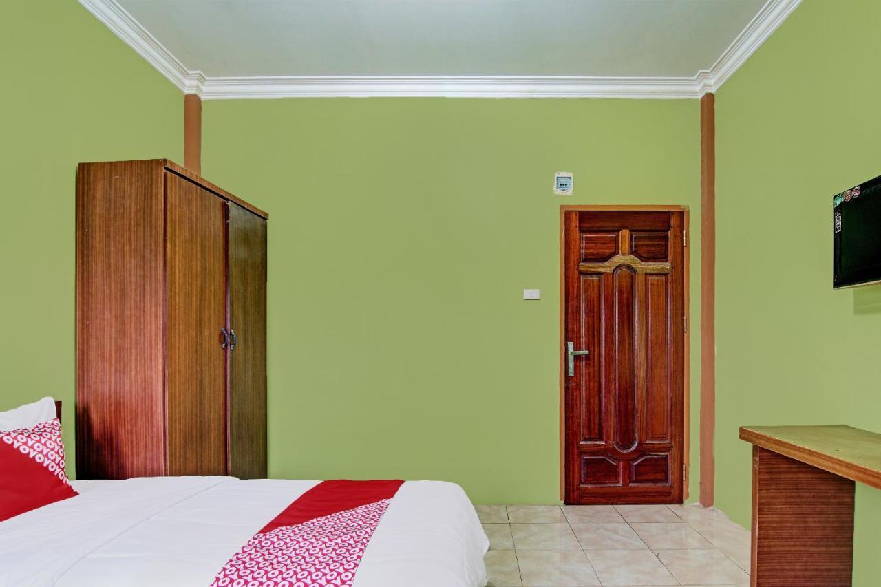 Oyo 92551 Netra Hotel Ujunbatu Екстериор снимка