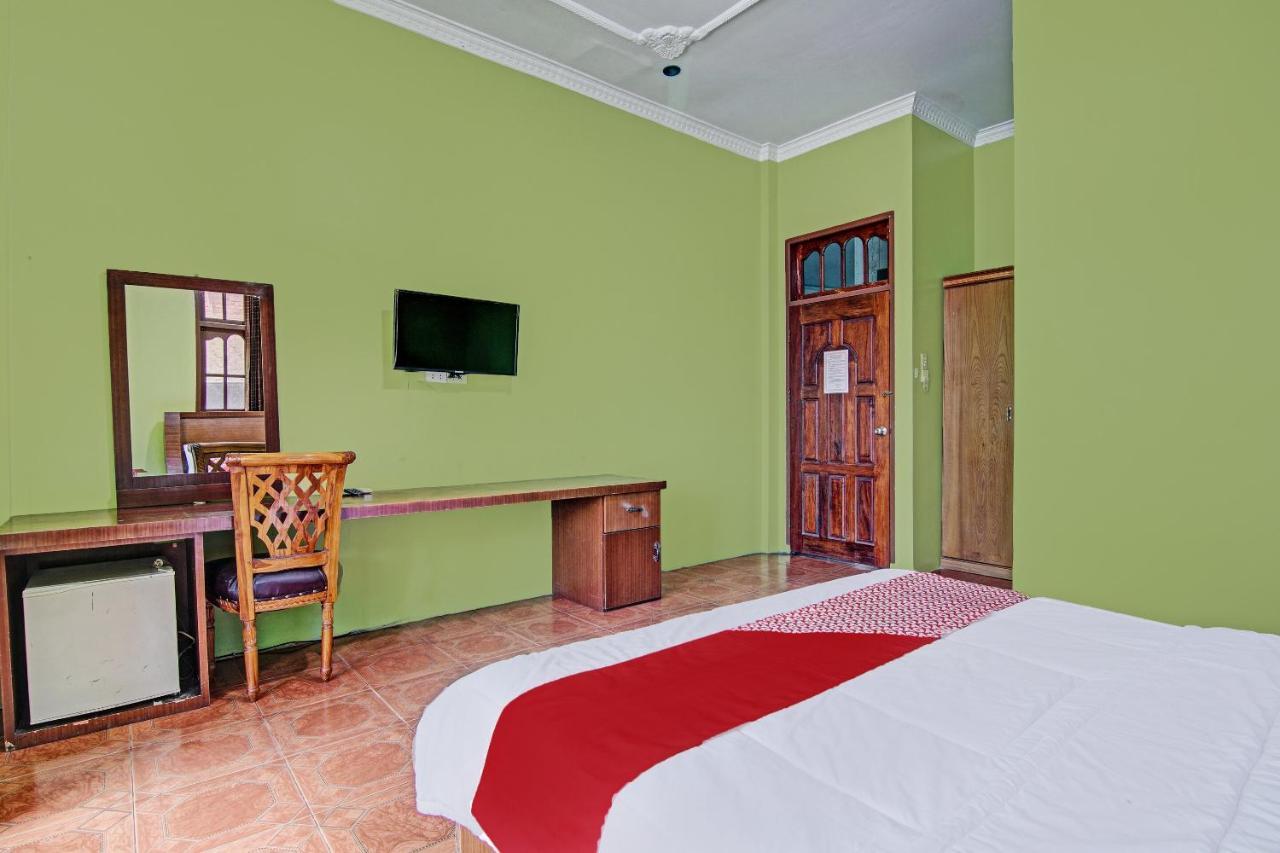 Oyo 92551 Netra Hotel Ujunbatu Екстериор снимка
