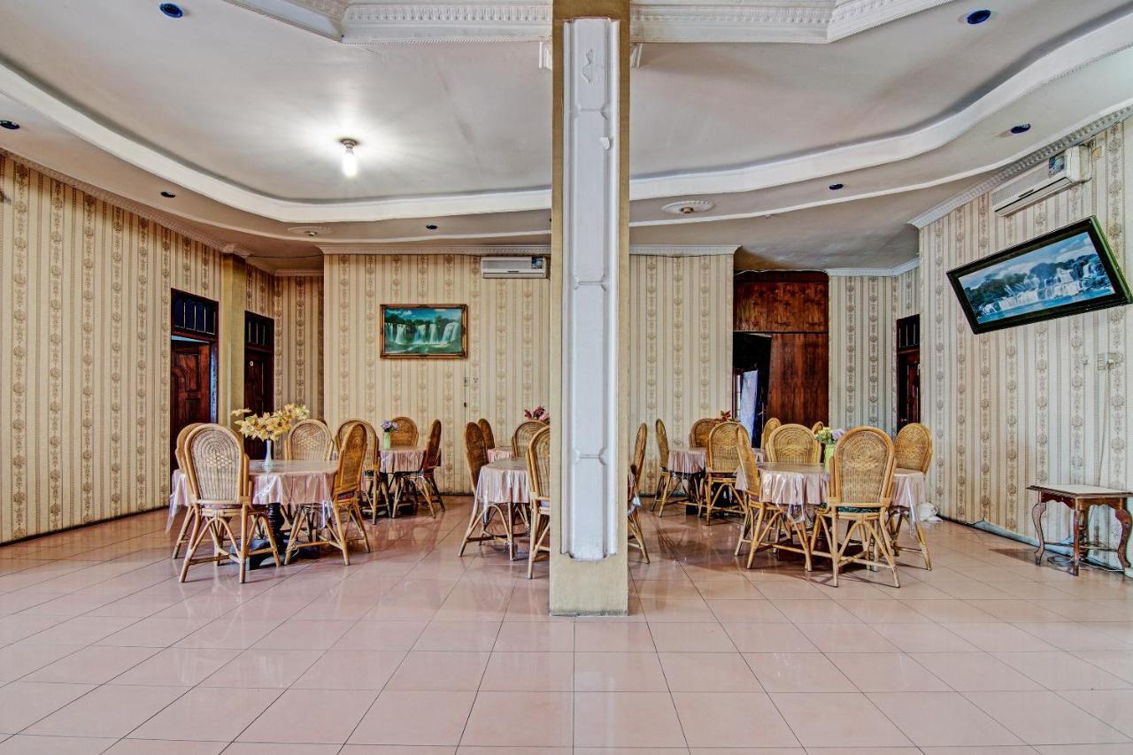 Oyo 92551 Netra Hotel Ujunbatu Екстериор снимка